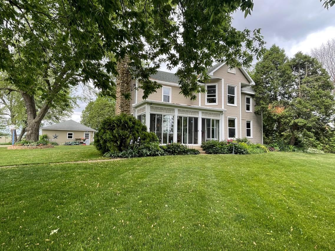 1276 W Becker School Rd., Freeport, IL 61032