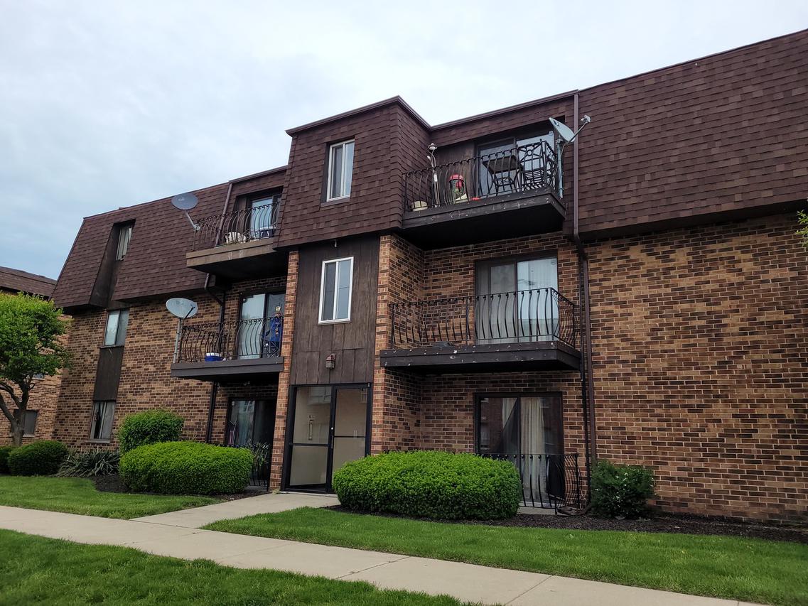14525 S Manistee Ave. #2B, Burnham, IL 60633