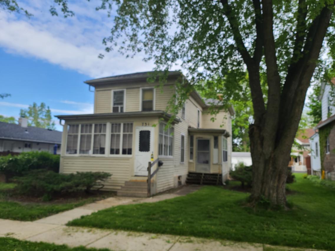 731 N 8th St., Rochelle, IL 61068