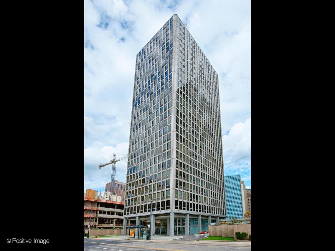340 W Diversey Pkwy. #919, Chicago, IL 60657