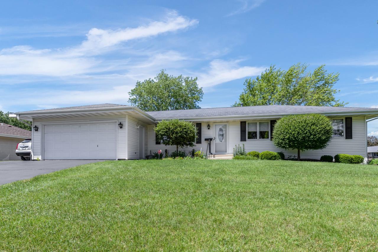 7196 Moss Canyon Rd., Cherry Valley, IL 61016