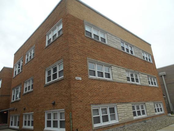 5927 W Addison St. #1C, Chicago, IL 60634