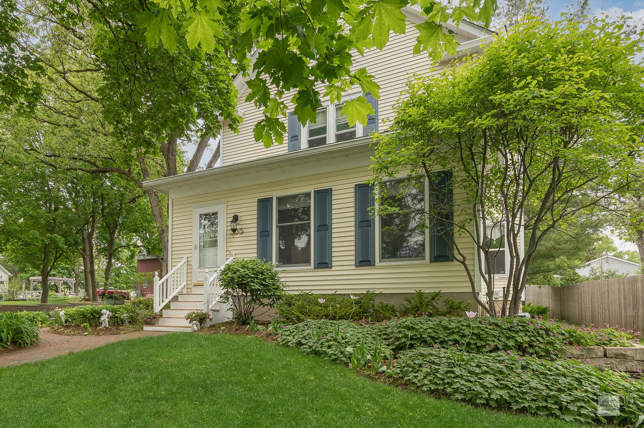 300 E Pierce St., Elburn, IL 60119