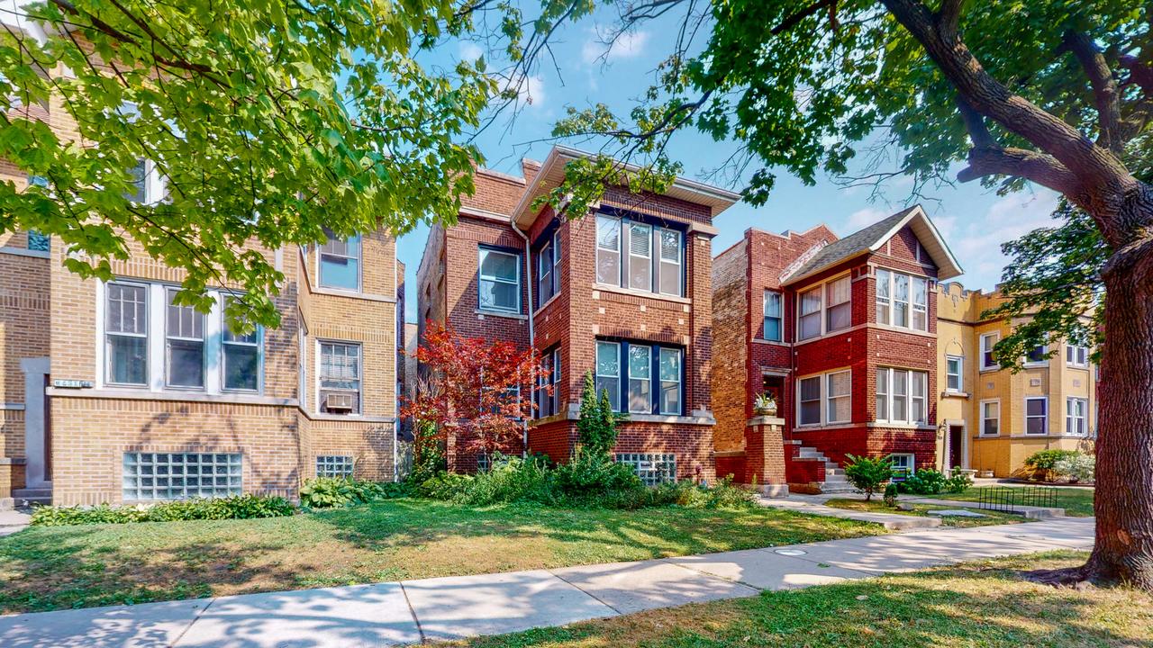 6429 N Wayne Ave., Chicago, IL 60626