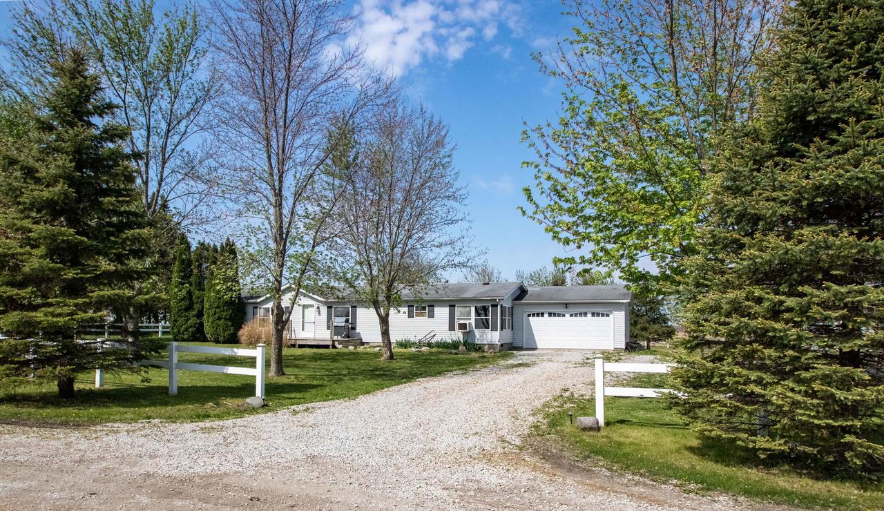 5296 E 1200 North Rd., Fairmount, IL 61841