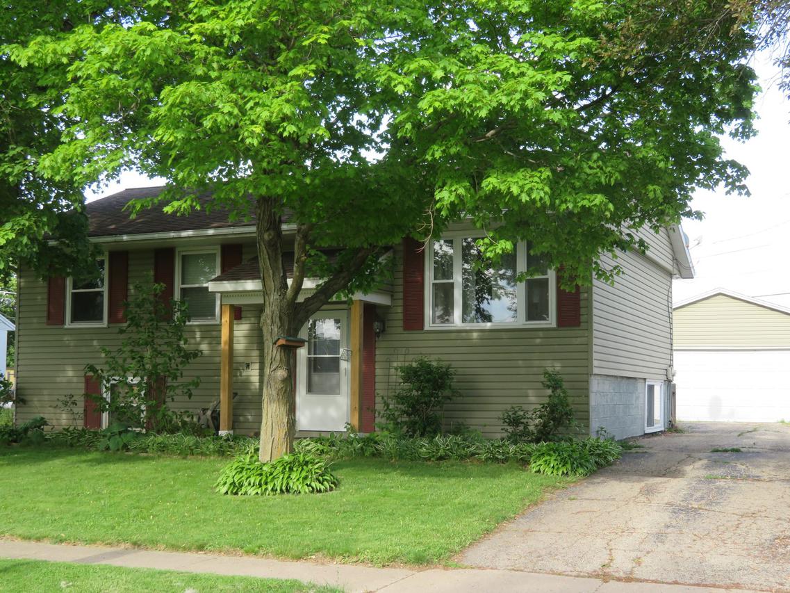 1606 N Jefferson Ave., Dixon, IL 61021