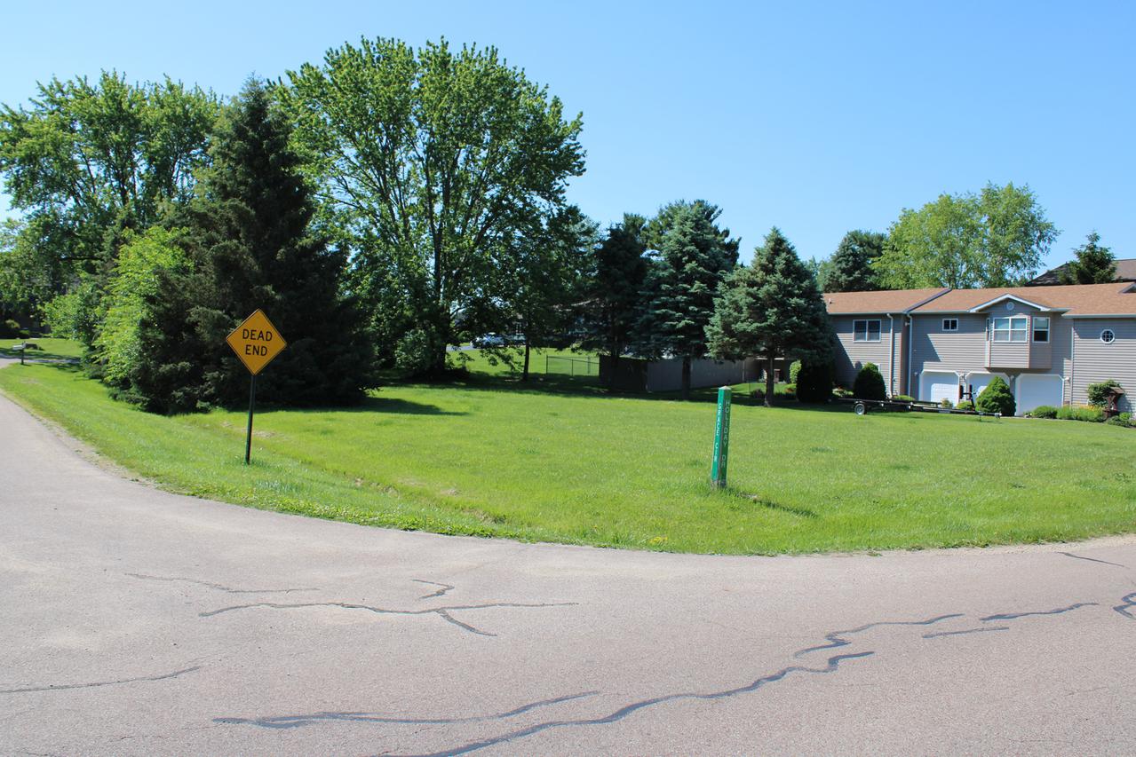 1364 Lake Holiday Dr., Lake Holiday, IL 60548