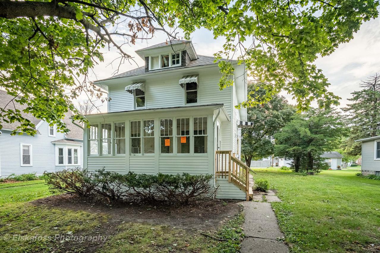710 N 6th St., Dekalb, IL 60115