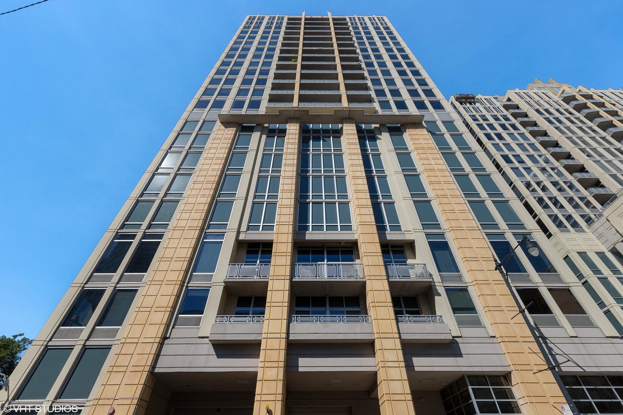 700 N Larrabee St. #1613, Chicago, IL 60654