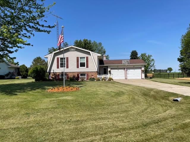 3083 Lynnville Ct., Lindenwood, IL 61049