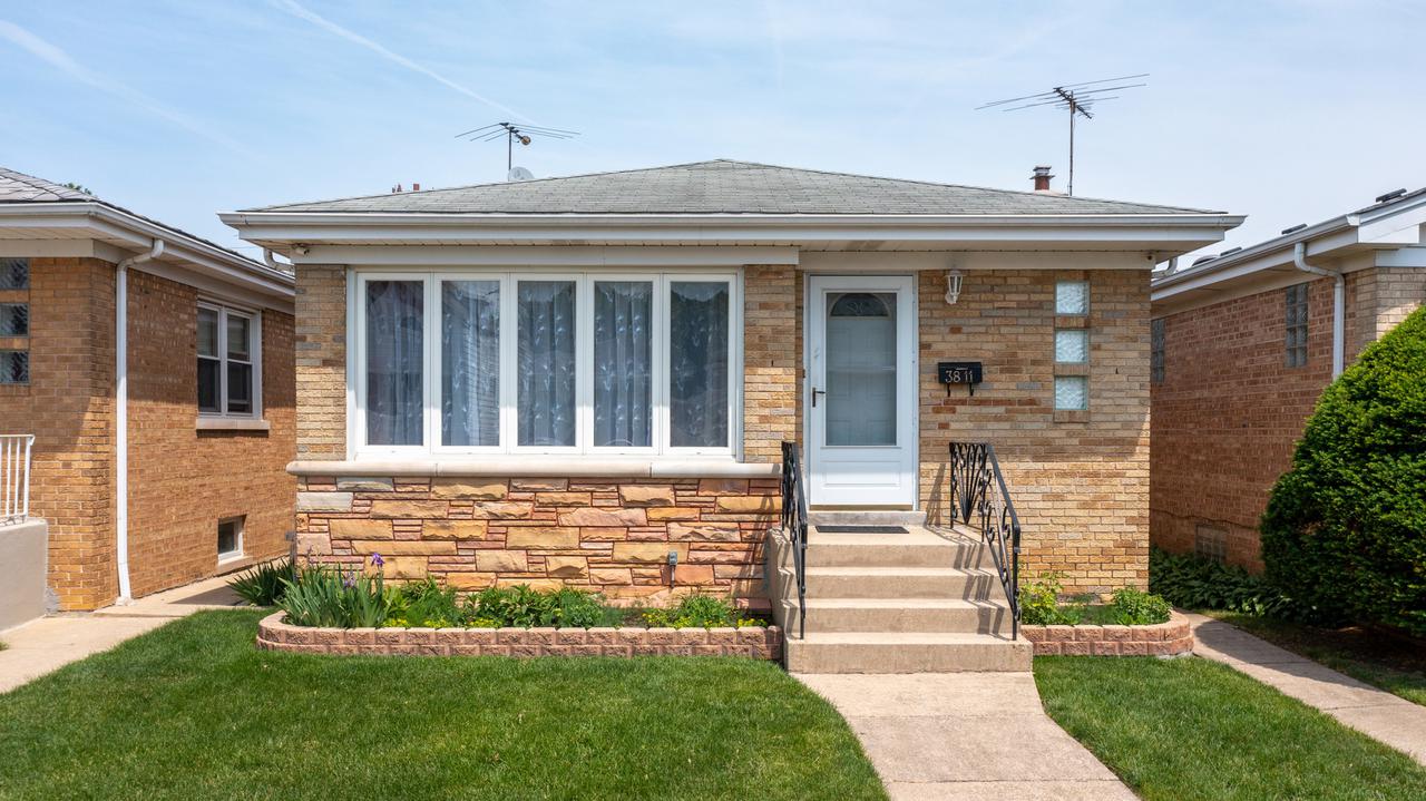 3811 N Sayre Ave., Chicago, IL 60634