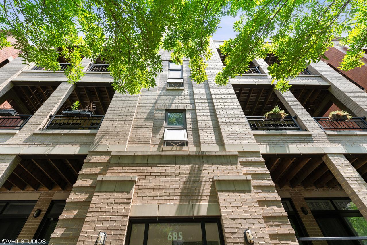 685 N Peoria St. #3S, Chicago, IL 60622