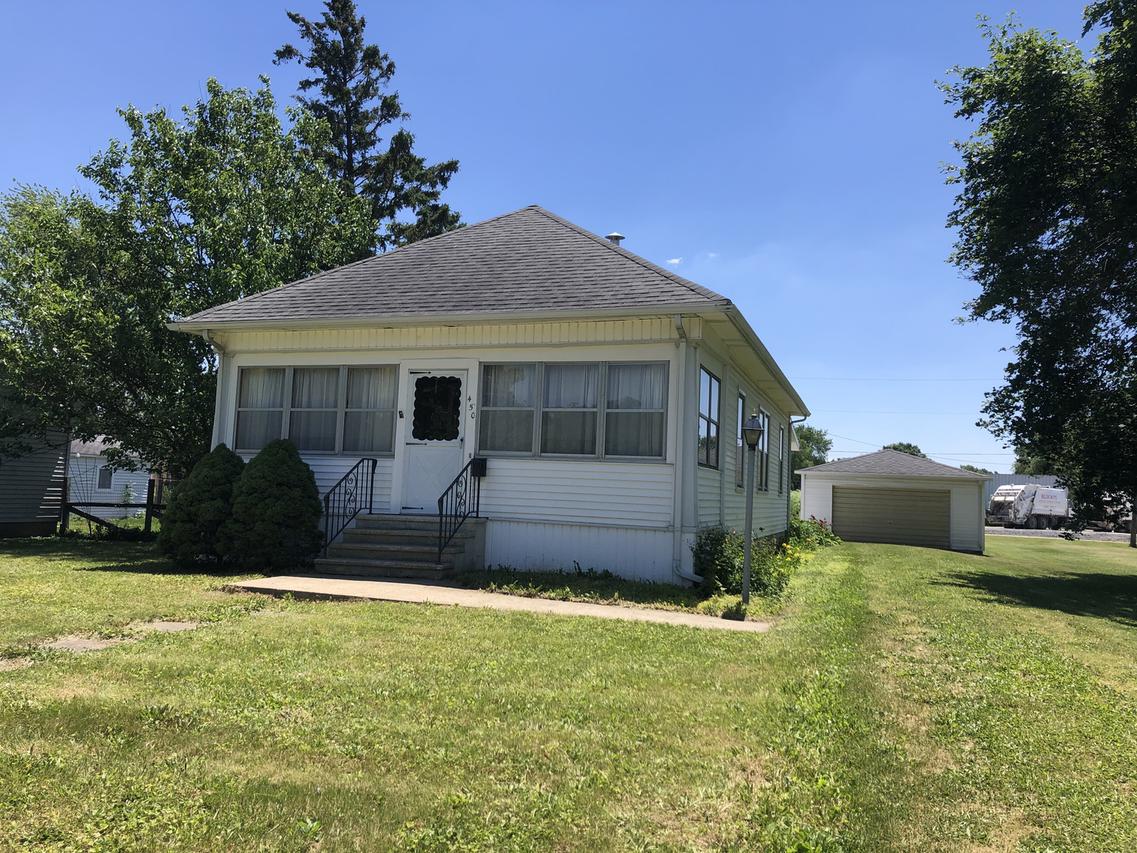 450 E Pine St., Paxton, IL 60957