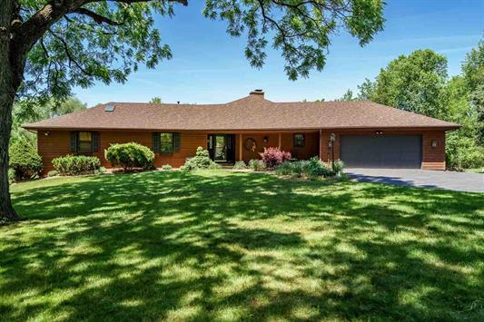 10501 Ray Dr., Roscoe, IL 61073