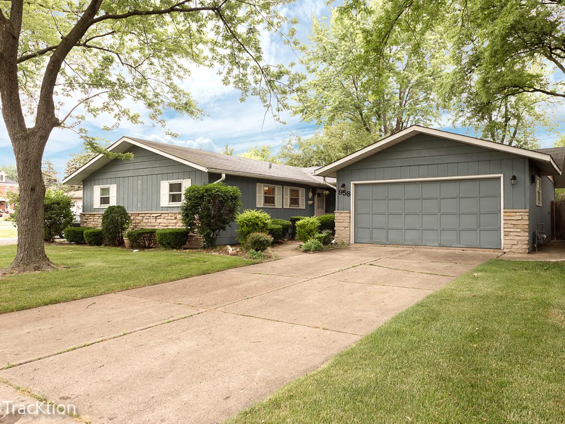 958 Oxford St., Downers Grove, IL 60516