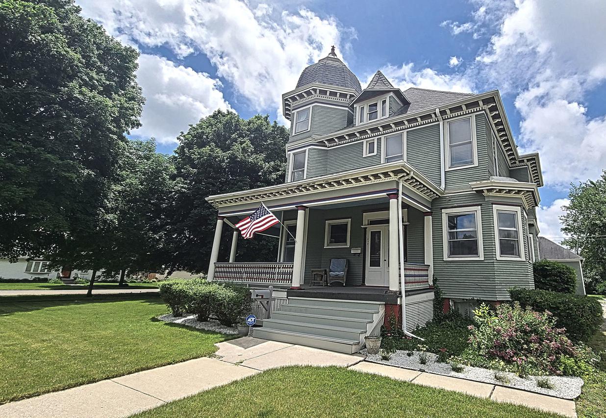 454 E Orleans St., Paxton, IL 60957