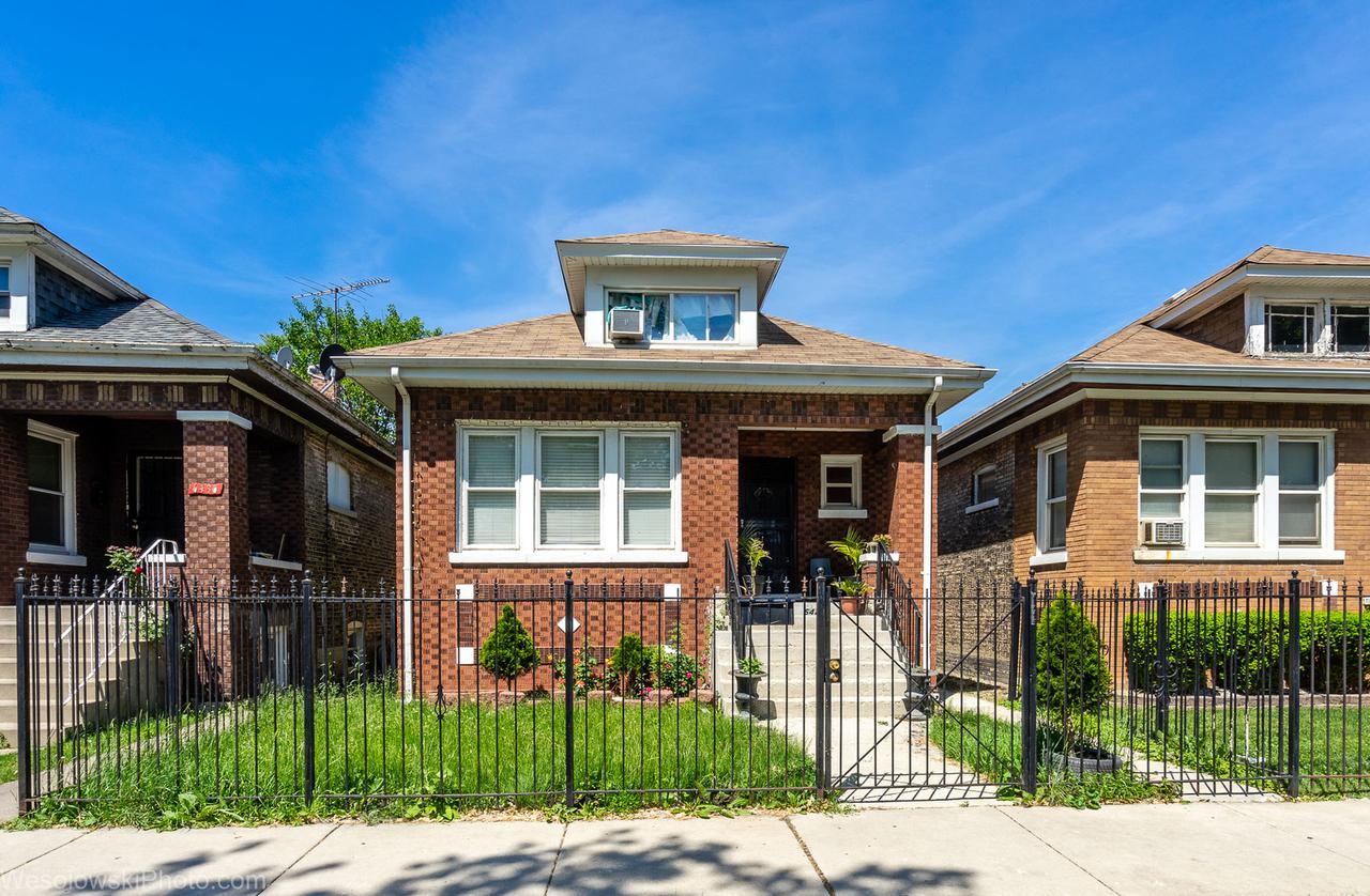 6426 S Washtenaw Ave., Chicago, IL 60629