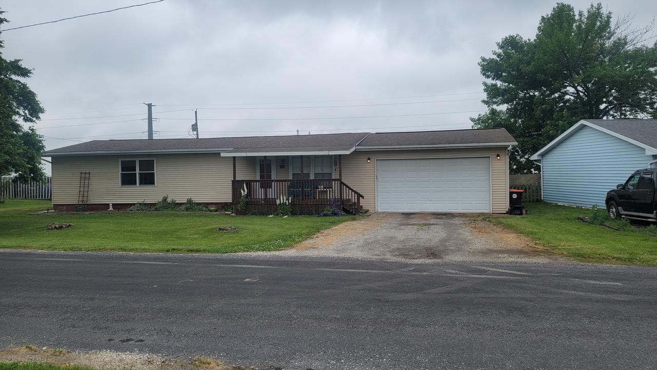 113 Valerie Ln., Wapella, IL 61777