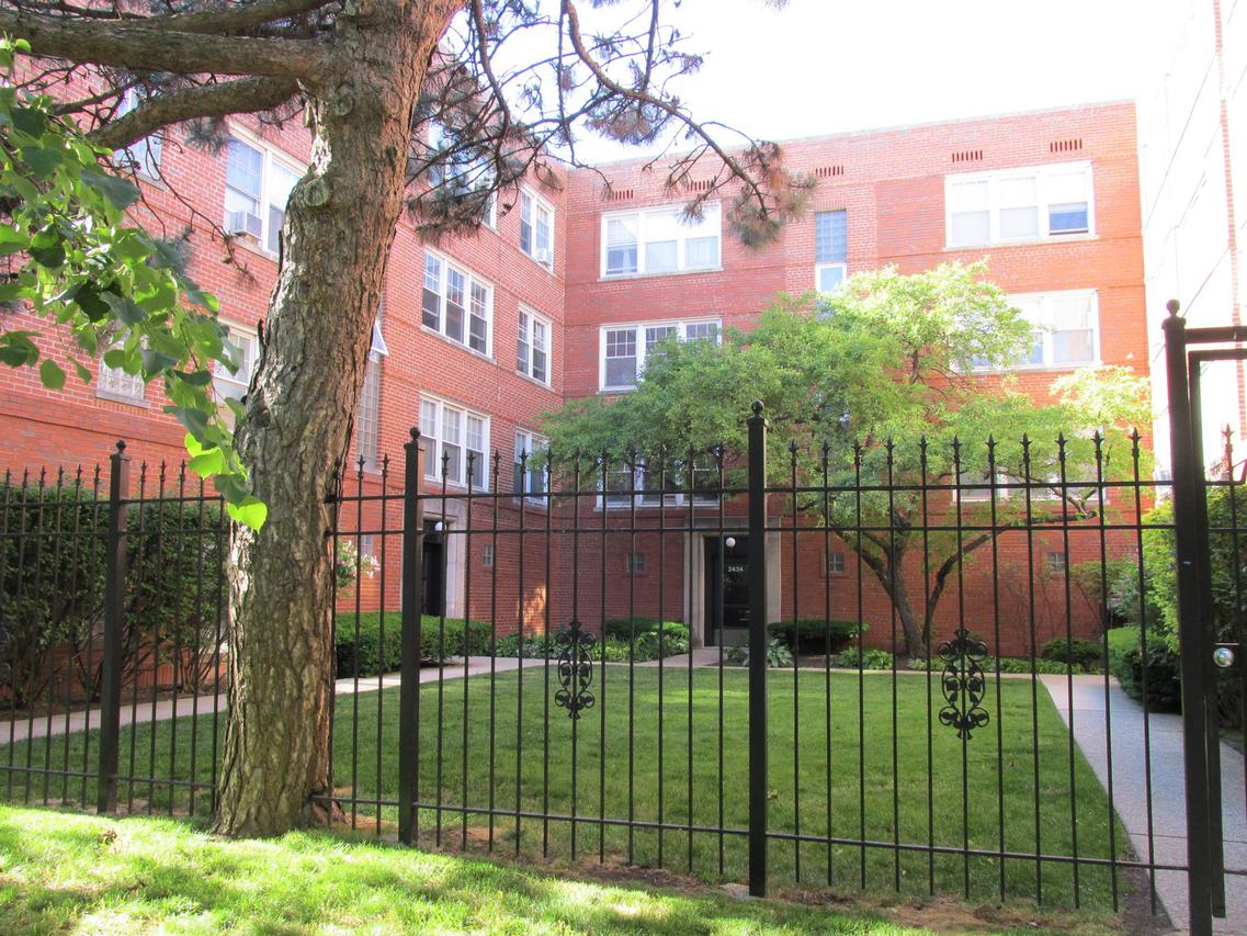 2432 W Farragut Ave. #2A, Chicago, IL 60625