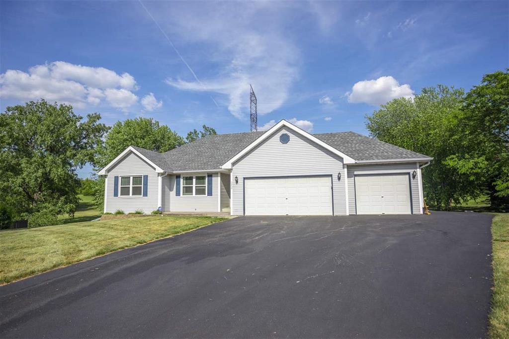 5352 Night Hawk Cir., Machesney Park, IL 61115