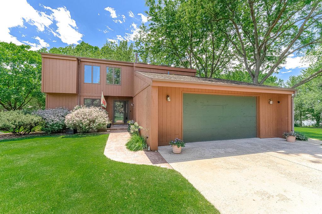 1601 Pine Grove Ln., New Lenox, IL 60451