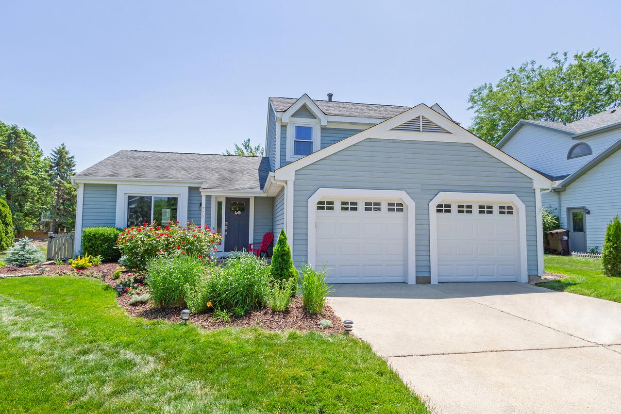 777 Stonebridge Ln., Crystal Lake, IL 60014