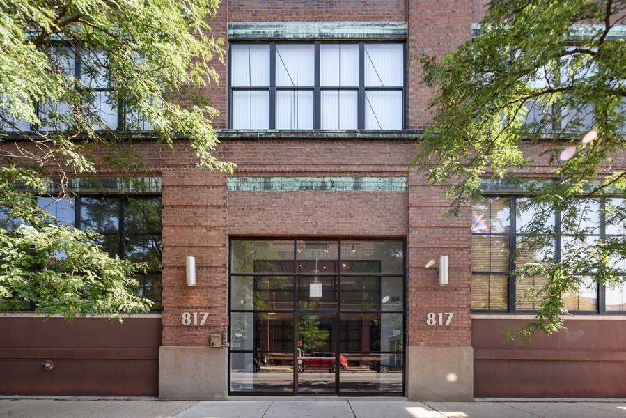 817 W Washington Blvd. #104, Chicago, IL 60607