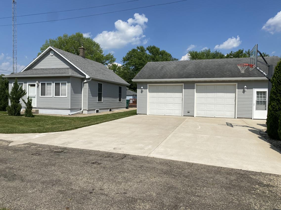 310 2nd St., Standard, IL 61363