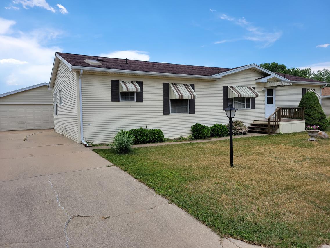 8686 Dutch Elm Ct., Roscoe, IL 61073