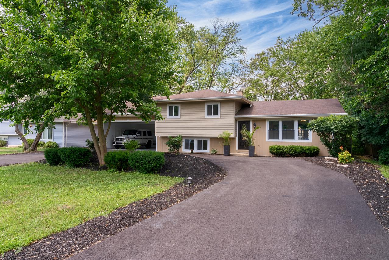 11s420 Lemont Rd., Lemont, IL 60439