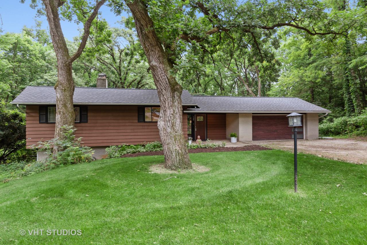 146 Big Oaks Rd., Trout Valley, IL 60013