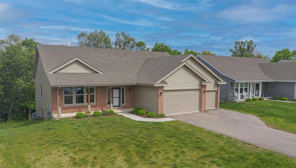 9909 Lismore Rd., Roscoe, IL 61073