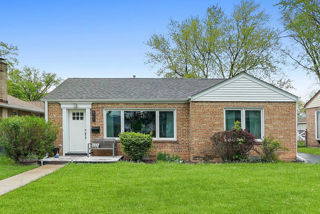 429 W Verret St., Elmhurst, IL 60126