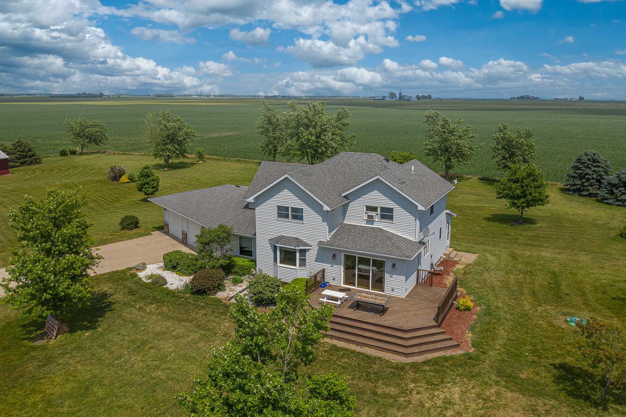 526 Roxbury Rd., Paw Paw, IL 61353