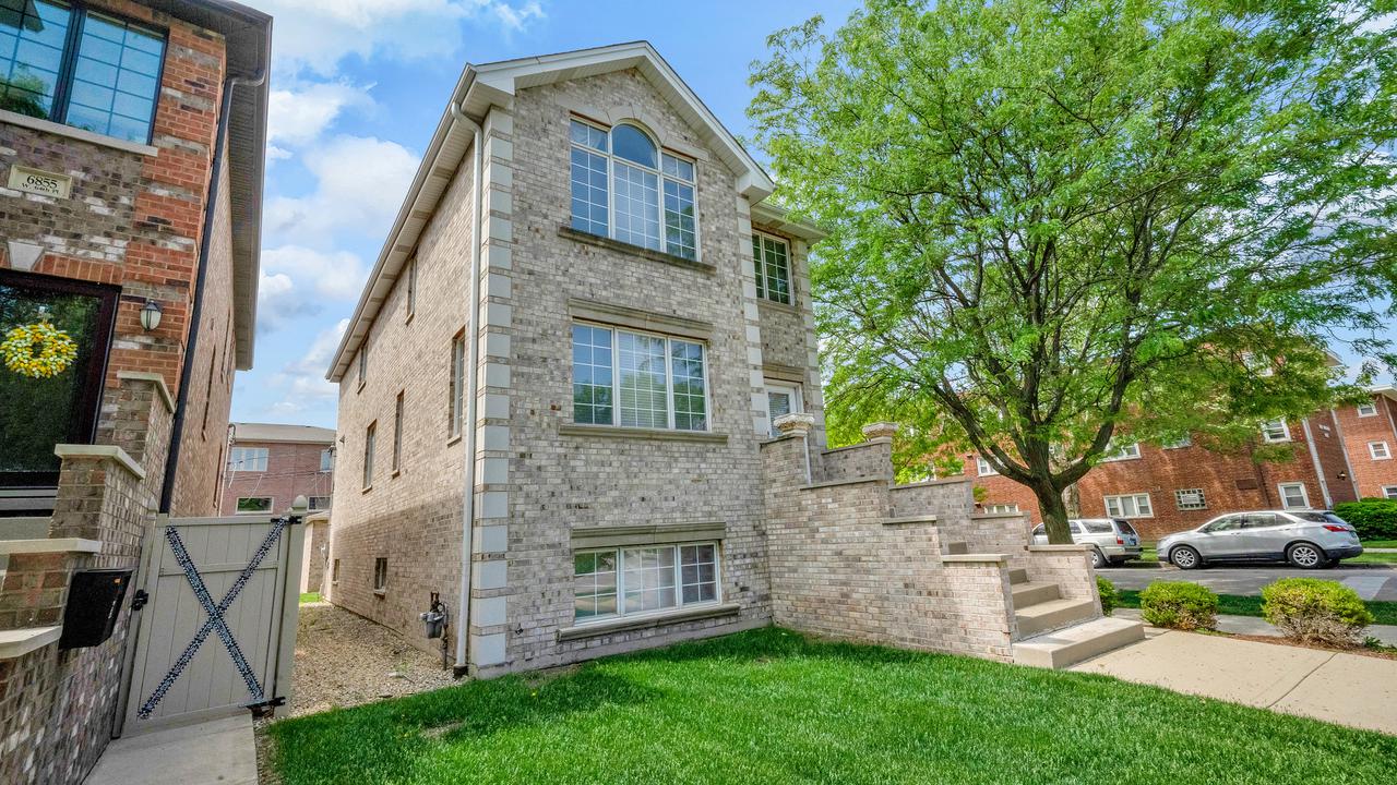 6859 W 64th Pl., Chicago, IL 60638