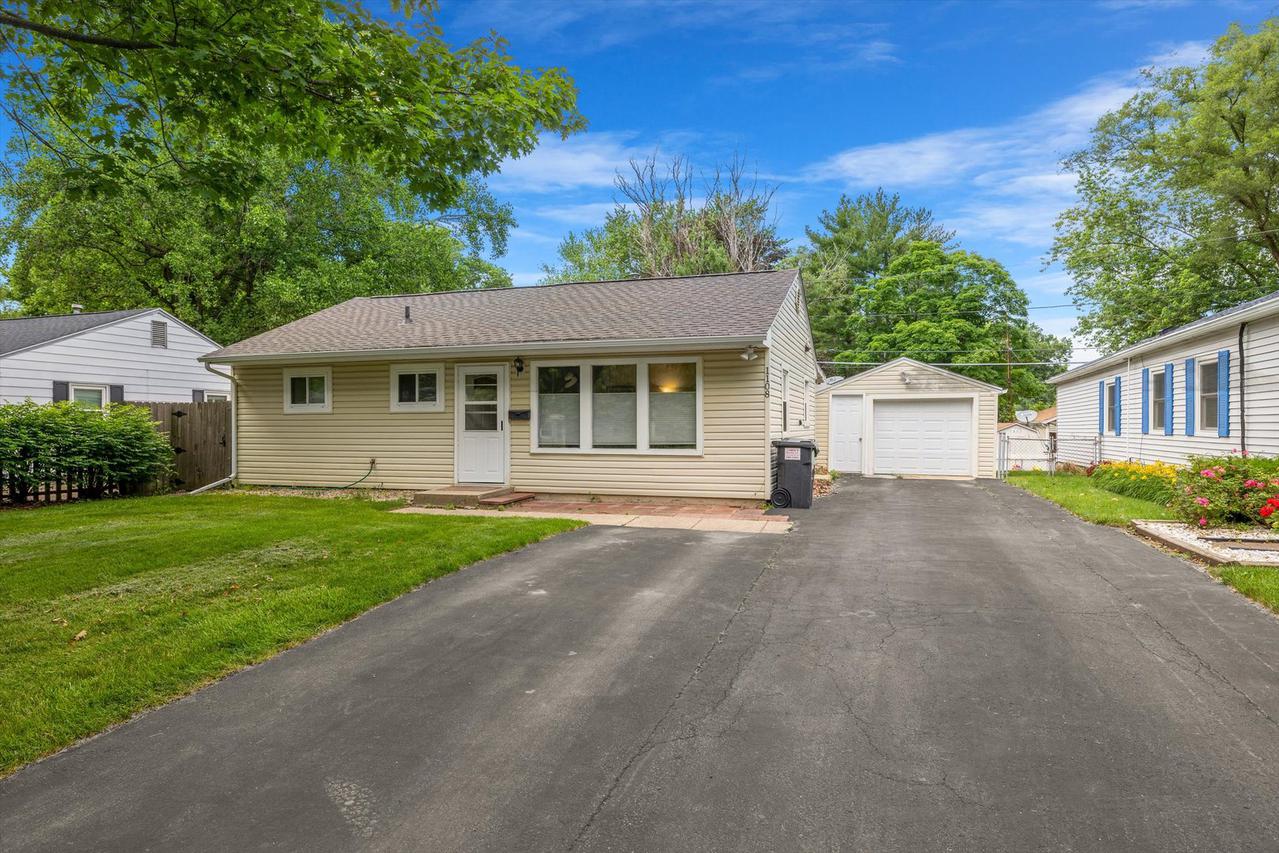 1108 Briarcliff Dr., Urbana, IL 61801