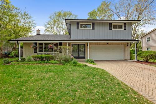 1306 Highpoint Ln., Northbrook, IL 60062