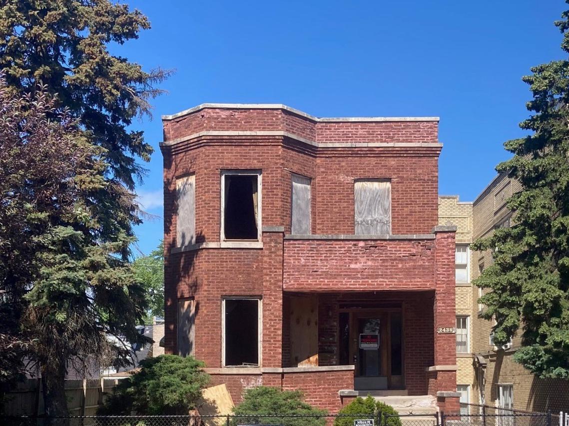 2438 N Oak Park Ave., Chicago, IL 60707