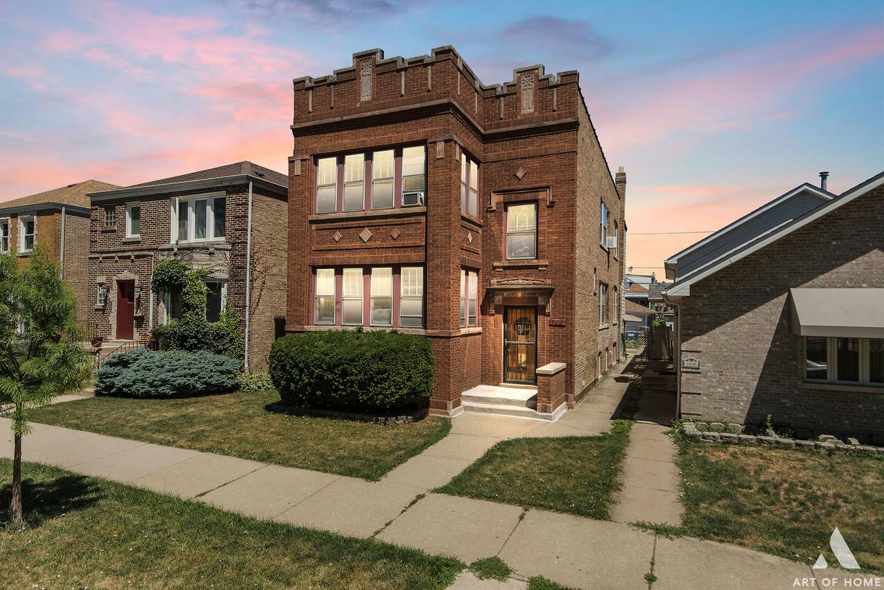 5428 W Cornelia Ave., Chicago, IL 60641