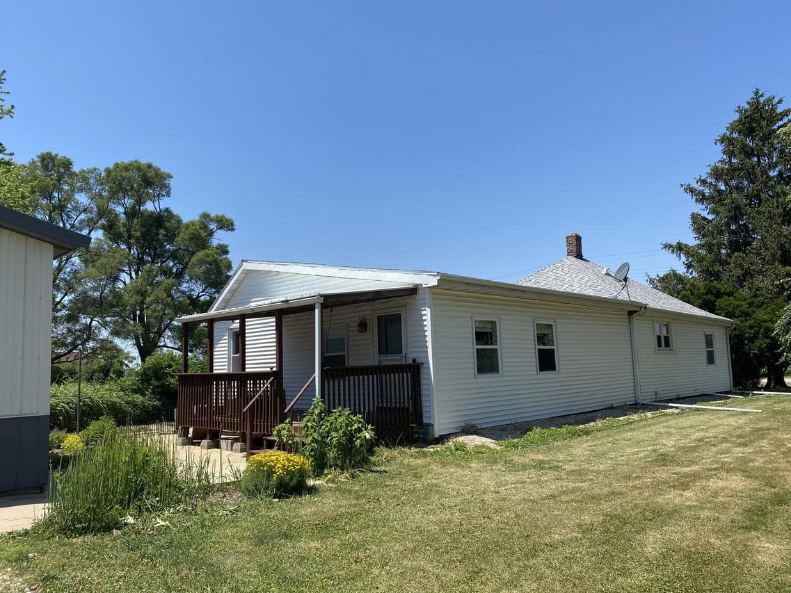 109 6th St., Standard, IL 61363