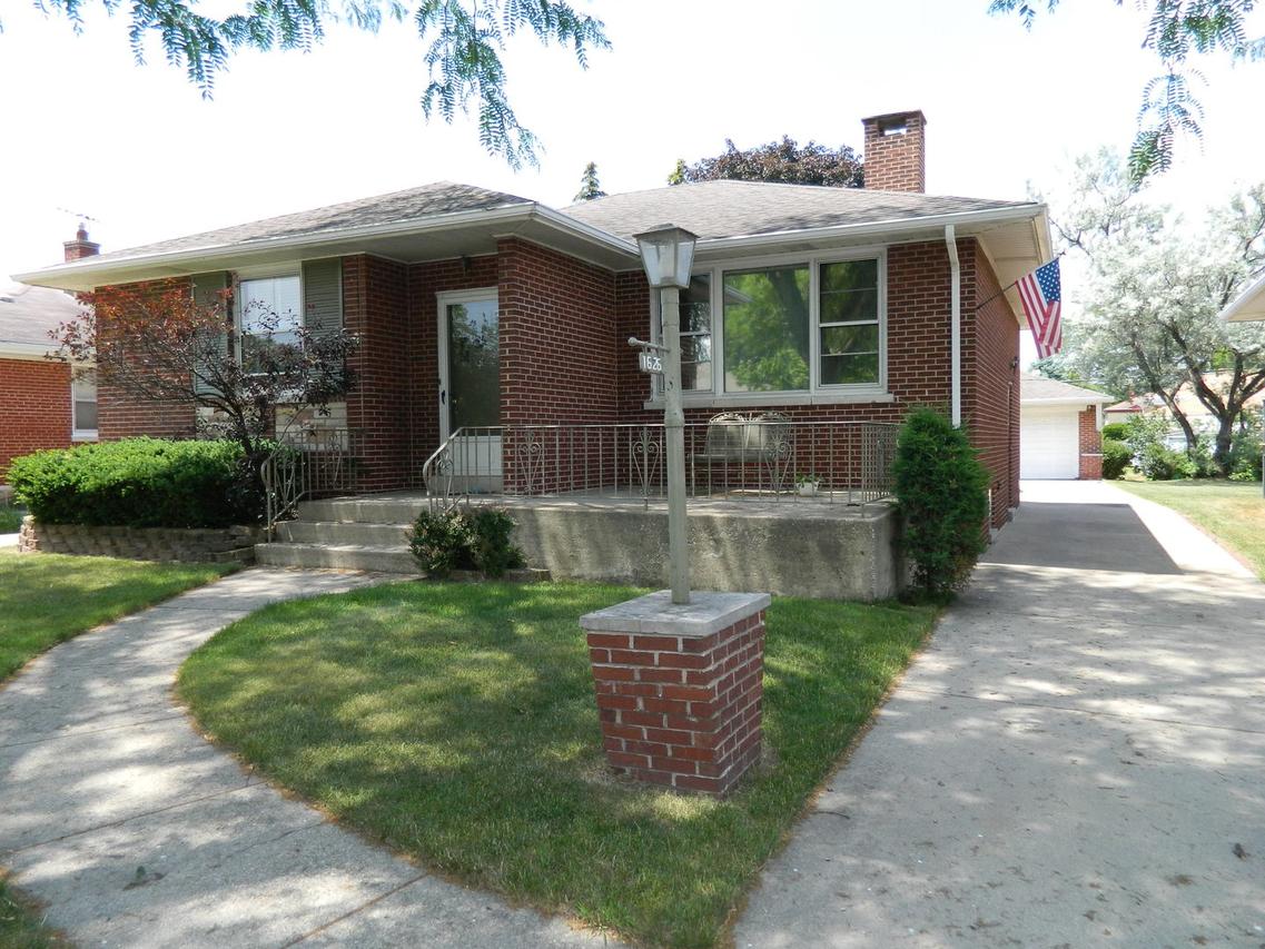 1626 Kensington Ave., Westchester, IL 60154