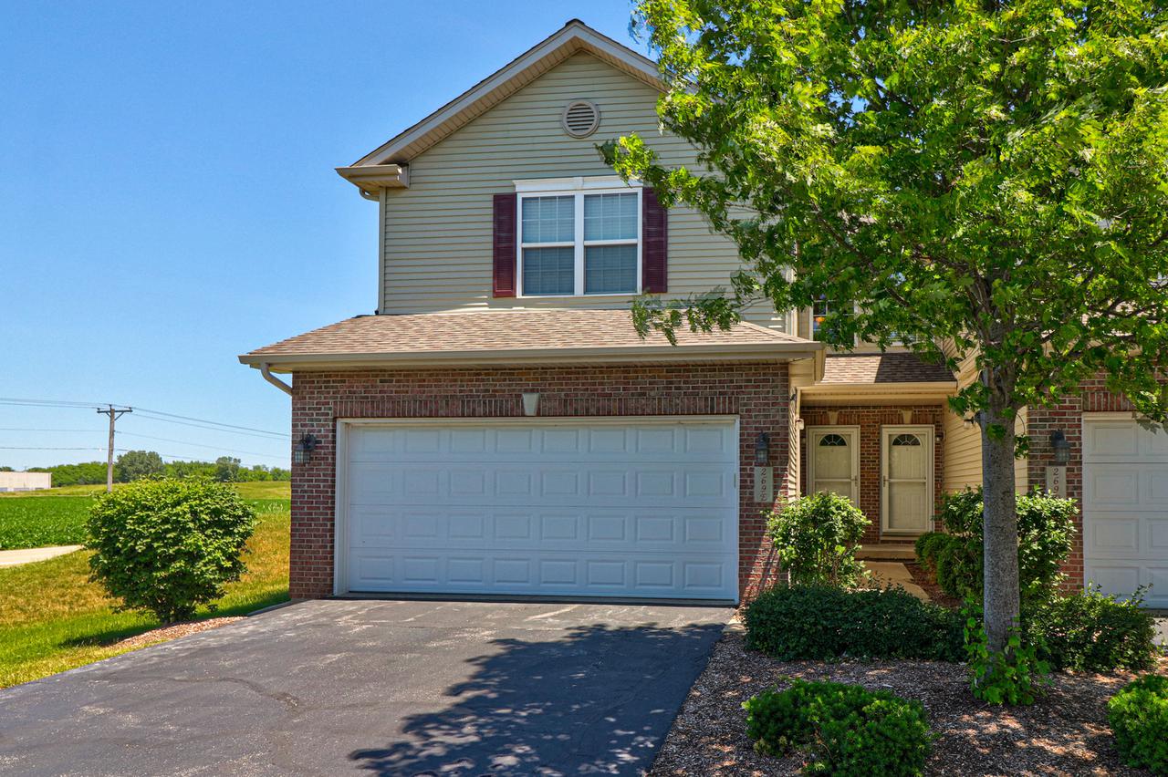 269 Bent Grass Cir. #E, Dekalb, IL 60115