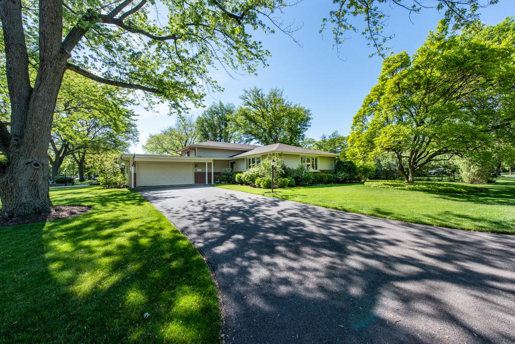 3348 Ralmark Ln., Glenview, IL 60026