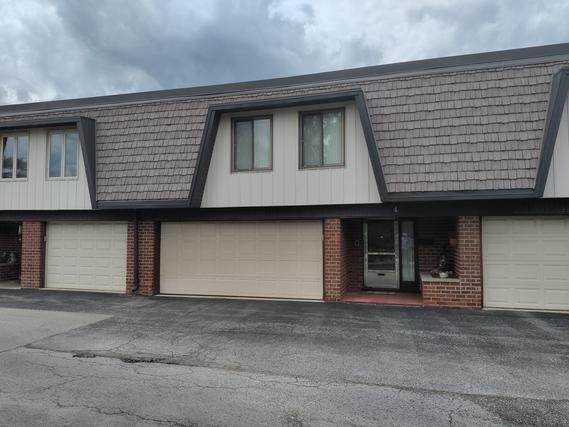 4 Cour La Salle Ct., Palos Hills, IL 60465