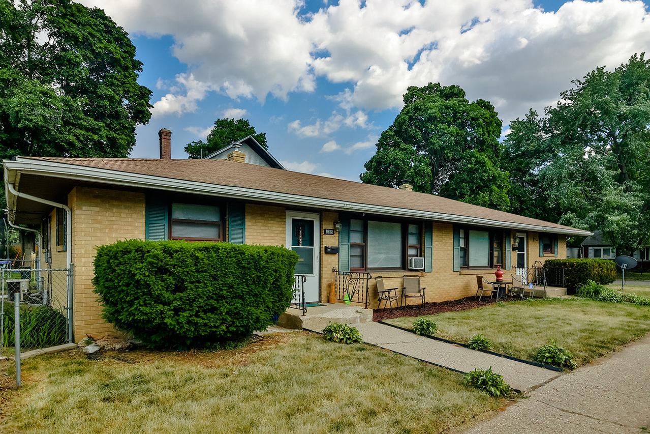 2003 Elmwood St., Rockford, IL 61101