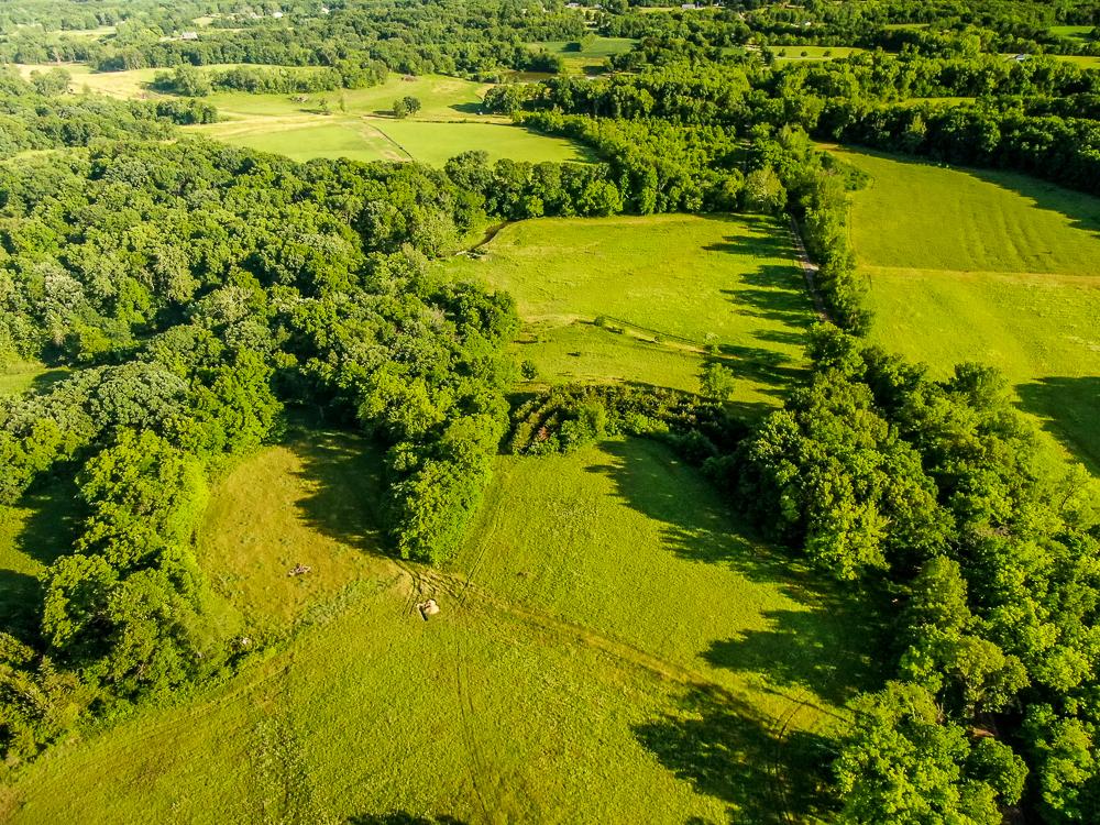 5770 Green Valley Rd., Clinton, IL 61727