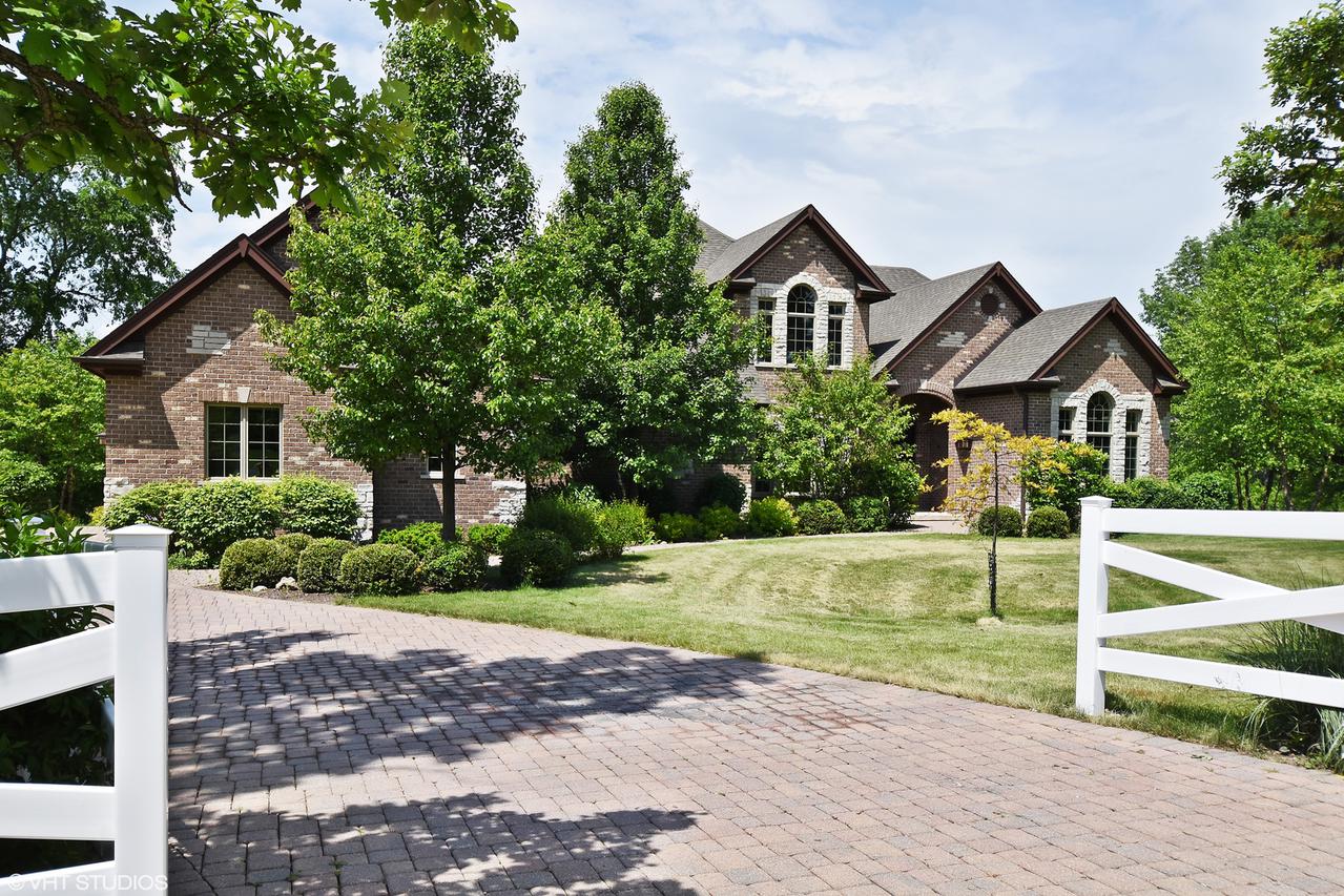 24599 W Indian Trail Rd., Barrington, IL 60010