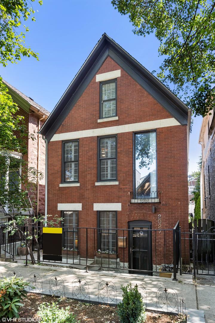 2027 W Moffat St., Chicago, IL 60647