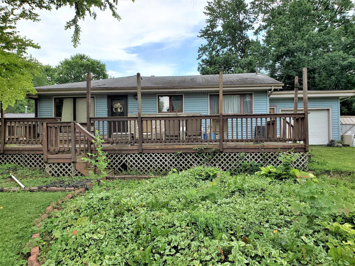 603 Walker Ave., St. Joseph, IL 61873