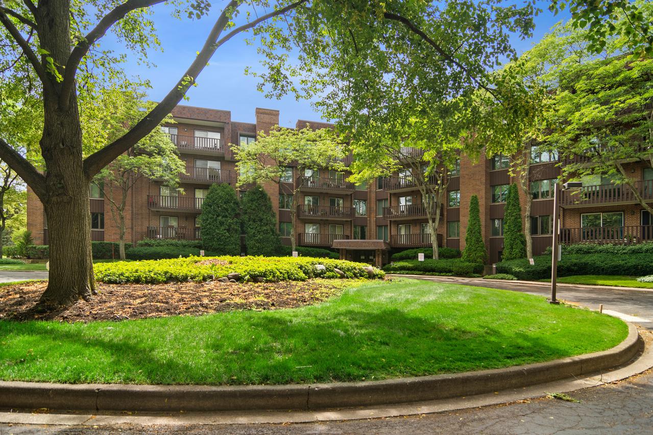 1175 Lake Cook Ave. #204, Northbrook, IL 60062